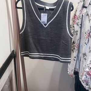 H&M Charcoal Cropped V-Neck Knit Tank with White Trim